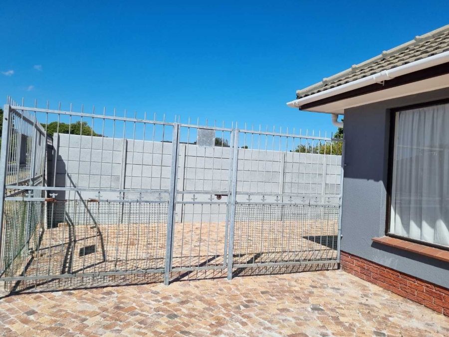 To Let 4 Bedroom Property for Rent in Tygerdal Western Cape